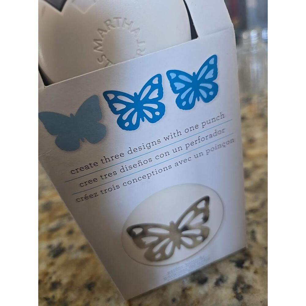 One Martha Stewart Layering Punch Garden Butterfly  NEW NiB in Box - Picture 4 of 4